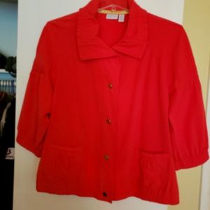 Short sleeve top with bright color in good conditi